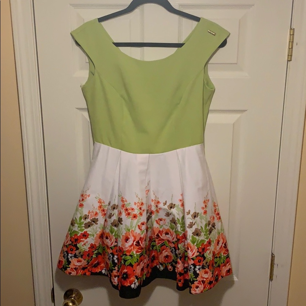 Above knee elegant, floral pattern dress